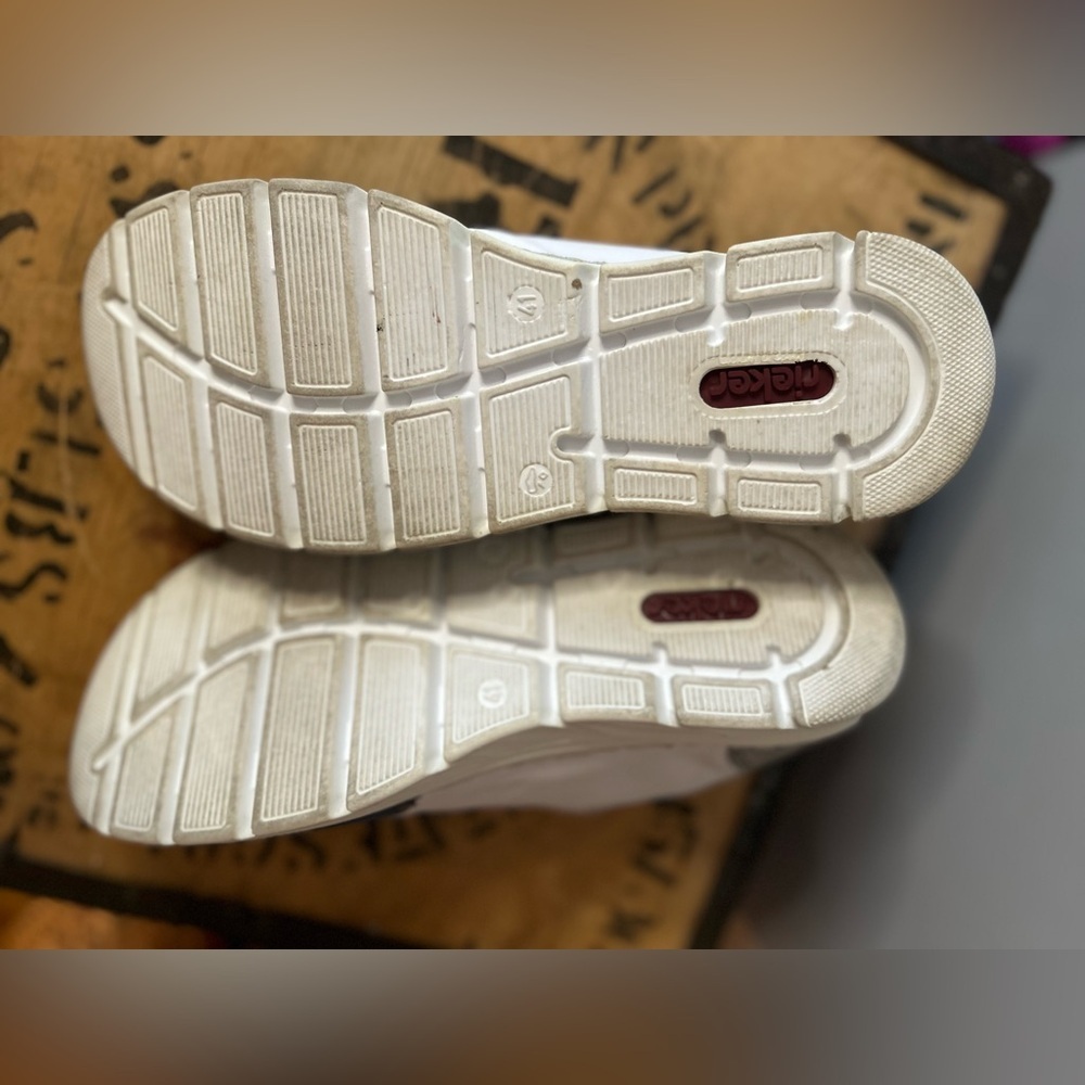 Rieker sneaker / like new - Picture 5 of 14